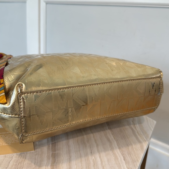 Michael Kors Bag Jet Set Metallic Gold Tote - Picture 8 of 17